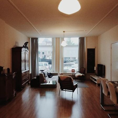 Guesthouse Uit De Kunst Леуварден Екстериор снимка