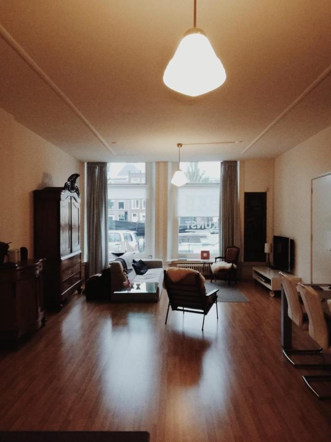 Guesthouse Uit De Kunst Леуварден Екстериор снимка